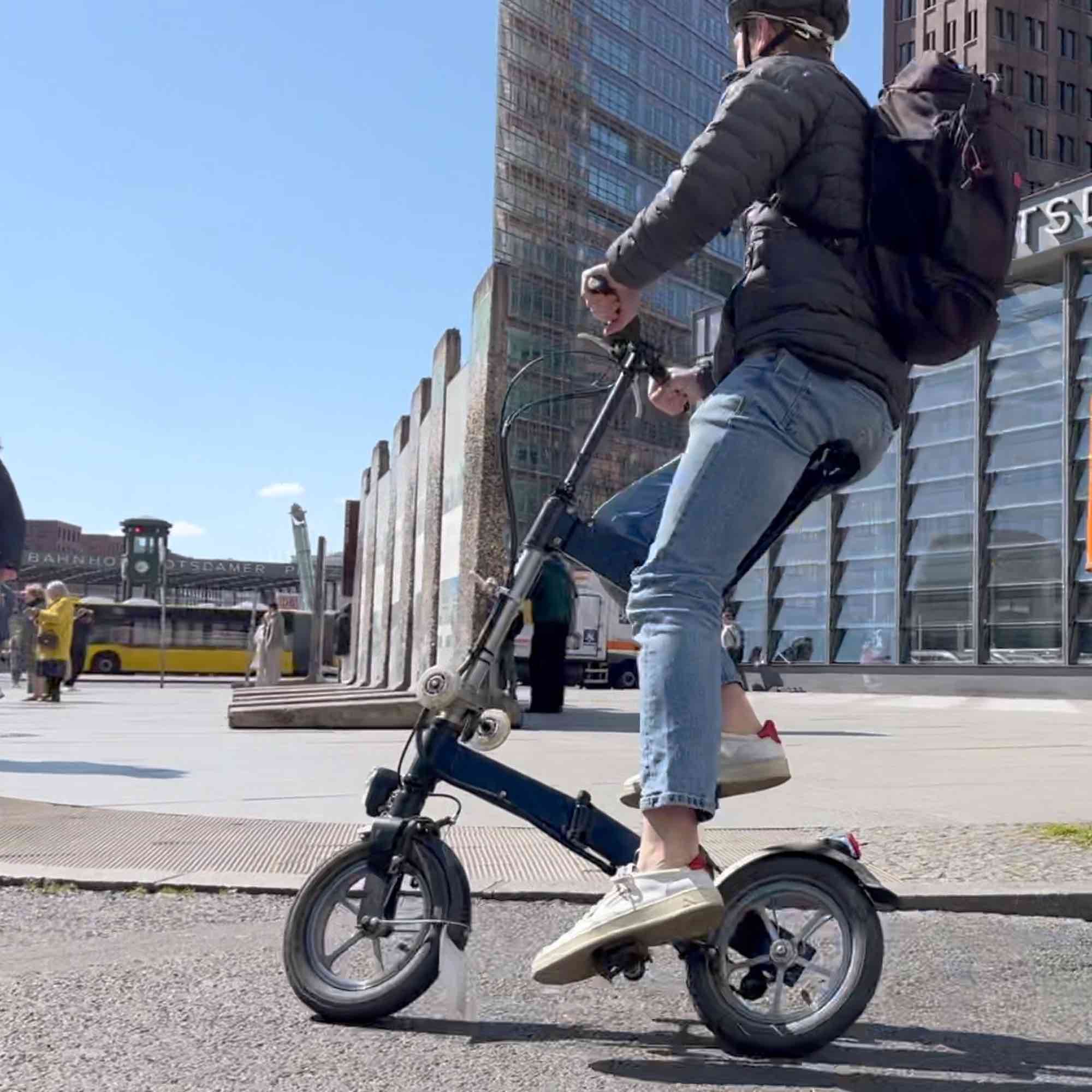 upride folding bike is ridden in upright posture. Fast cornering